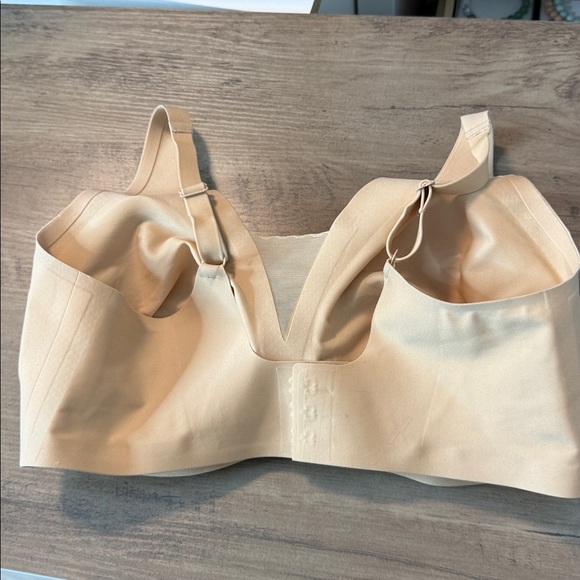 Knix Light Tan Sand Seamless Revolution Bra - M++ - see size guide approx 34F - Picture 2 of 6